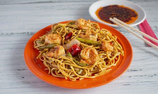 Prawn noodles (Chow Mein)