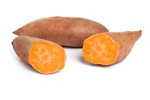 Sweet potato (sweet potatoes) on a white background.
