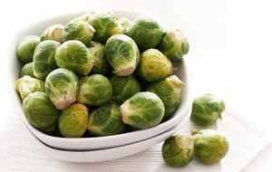 Cooked Brussel sprouts. Copyright: yeko / 123RF Stock Photo