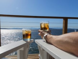 Cocktails on a boat. alcohol consumption and dementia