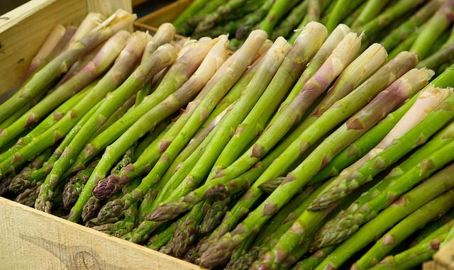 Asparagus spears in a box Effect on breast cancer cells.