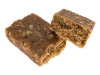 Cashew and date energy bar