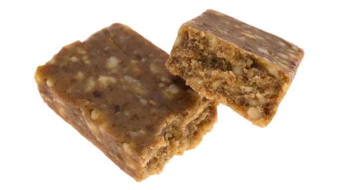 Cashew and date energy bar