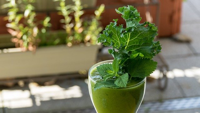A green smoothie. One of the foods for the Sirtfood Diet.