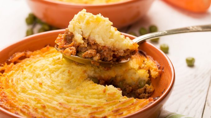 shepherd's pie with potato, meat and vegetables