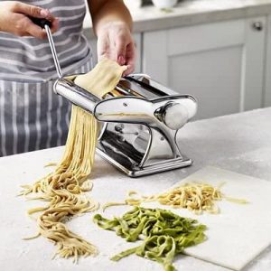 Lakeland Silver Pasta Making Machine - Make Lasagne, Fettuccine or Tagliatelle