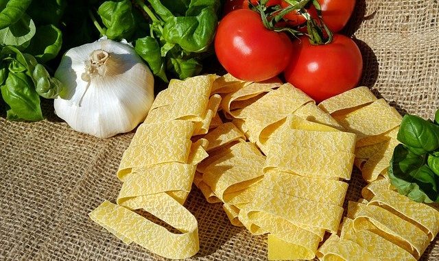 How pasta is manufactured produces forms such as fettucine and tagliatelle