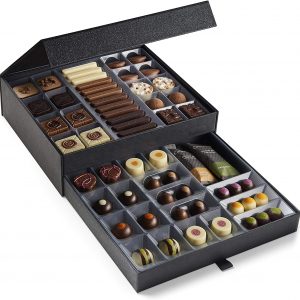 Hotel Chocolat - The Classic Chocolate Cabinet 263318