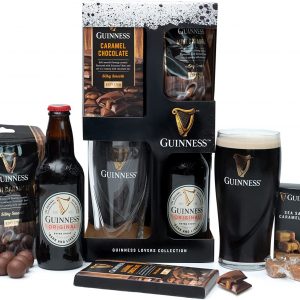Guinness Gifts, Official Guinness Beer Gift and Chocolate Mens Hamper - 1x Guinness 330ml, Guinness Glass, Milk Chocolate, Caramel Fudge - Christmas...