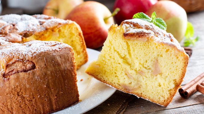 Chiffon cake with apple pieces