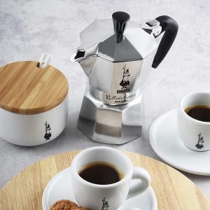 Bialetti Moka Express Aluminium Stovetop Coffee Maker (2 Cup), 8x11x11 cm, Silver