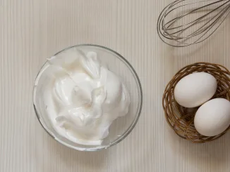 egg white that contains ovalbumin