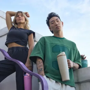 Owala FreeSip Tumbler Insulated Stainless Steel Water Bottle with Built-in Straw and Side Handle, For Travel, Work, School, and Sports, 40oz, BPA Free, Leak Proof, Tan (Lightly Toasted)