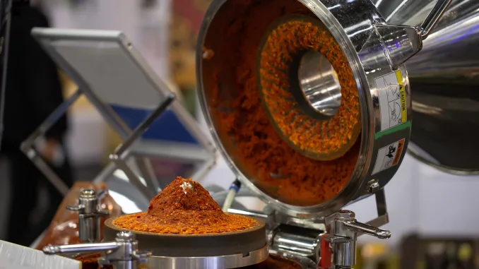 Spice grinder, grinding